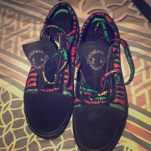 Brand new! Vans A tribe called quest edition